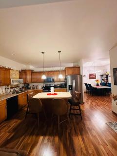 king size beds near club house - Fargo - 7