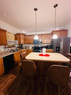 king size beds near club house - Fargo - 5