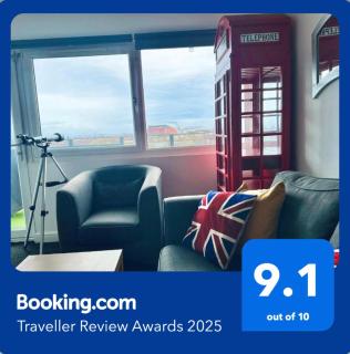 Unique view of Anfield stadium - Charming 2 bedroom apartment in Liverpool with parking - 0