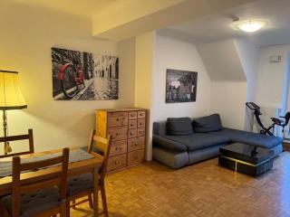 Cozy Apartment With Balcony Near Yppenplatz! - Viena - 5