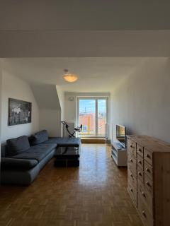 Cozy Apartment With Balcony Near Yppenplatz! - Viena - 3