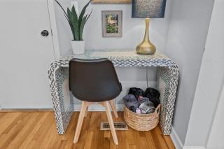 Charming Downtown Corner Cottage - Dog Friendly! - 7