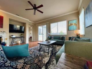 One Story Pet & Family Friendly Fireplace - West Sacramento - 9