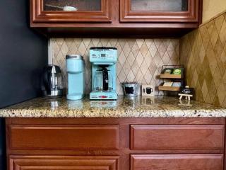 One Story Pet & Family Friendly Fireplace - West Sacramento - 1