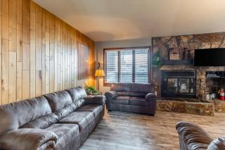 Big Mountain Getaway with Trail-Slope Access - Vista - 5
