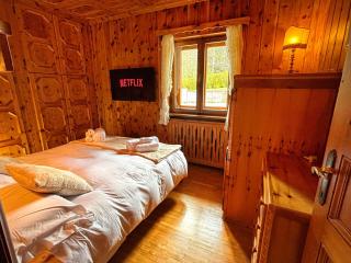 Large Central Flat, 5min to Sky Slopes, Garage - 8