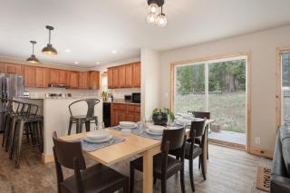 635 Wapit on the FREE shuttle route - 5