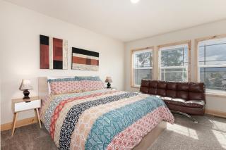 635 Wapit on the FREE shuttle route - 1