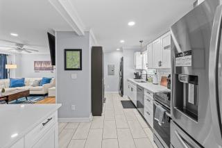 New Owners! Downtown Corner Cottage-Pet Friendly - Southern Pines - 2