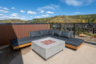 Experience luxury and adventure at Row 41 nestled in the heart of Winter Park Colorado - 5