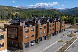 Experience luxury and adventure at Row 41 nestled in the heart of Winter Park Colorado - 2