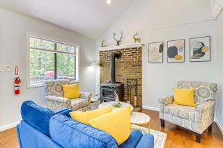 Poconos Family Home with Lake Access and Game Room - Tobyhanna - 6