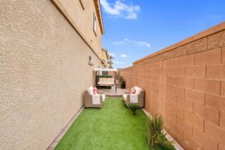 5BD | 5BA | 2-Kitchens| Backyard - ComfortInBudget - Las Vegas - 1