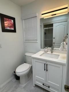 Beautiful Home in Burnaby (Metrotown Area) - Burnaby - 9