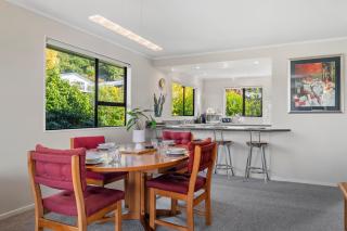 Acacia Views - Acacia Bay Holiday Home - Taupo - 3