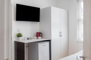 Studio at Tube Station Ground Floor Private Bathroom and shared Kitchen 1 - Edgware - 8