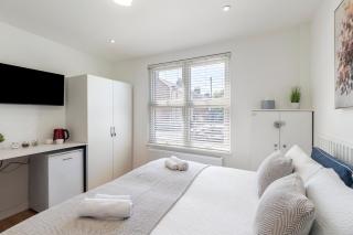 Studio at Tube Station Ground Floor Private Bathroom and shared Kitchen 1 - Edgware - 3