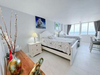 Beachside Studio Pool Gym & Ping Pong - Sunny Isles Beach - 9