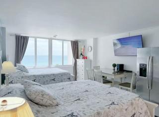 Beachside Studio Pool Gym & Ping Pong - Sunny Isles Beach - 8