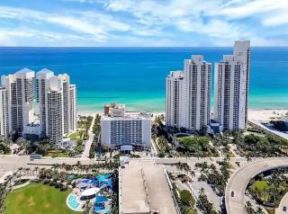 Beachside Studio Pool Gym & Ping Pong - Sunny Isles Beach - 3