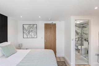 Modern Studio Central Location Private Bathroom and shared Kitchen 2 - Edgware - 4