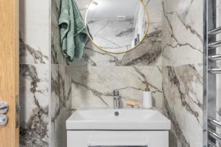 Modern Studio Central Location Private Bathroom and shared Kitchen 2 - Edgware - 3