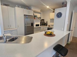 The Central Beach House - Mount Maunganui - 3