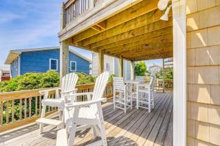 Steps to Beach Bright Emerald Isle Retreat - Emerald Isle - 9