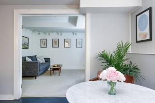 Stylish Daylight Basement Apartment- Patio + Grill - 8