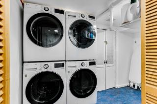 Stylish Daylight Basement Apartment- Patio + Grill - Seattle - 2