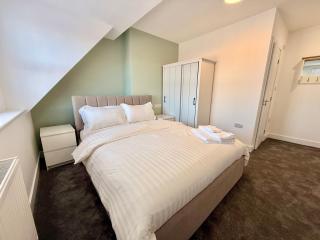 No 26 6 Bedroom House By AltoLuxoExperience Short Lets & Serviced Accommodation With Free Wifi - Burnham on Sea - 6