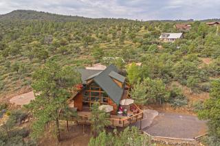 Faraway Lodge - Pine - 0