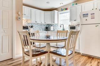 Charming Coastal Cottage with Pool Access! - Wells - 9