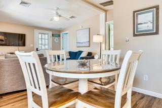 Charming Coastal Cottage with Pool Access! - Wells - 3
