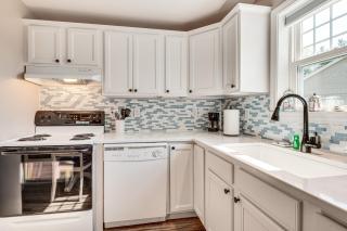 Charming Coastal Cottage with Pool Access! - Wells - 2