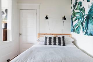 Radiant, Low-Key Apartment with powerful A/C - 6