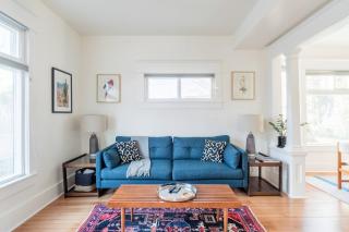 Radiant, Low-Key Apartment with powerful A/C - Seattle - 8