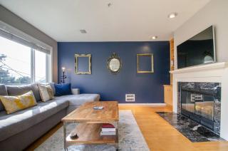 Gorgeous Queen Anne Townhouse - Rooftop Deck! - Seattle - 6