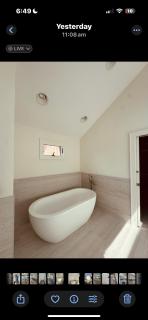 Beachfront Mansion + Pool - - 3