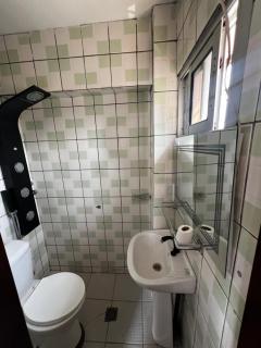 Résidence Shalom Bonamoussadi - Appartements Deluxe avec Wifi, Clim, Parking, Gardien 24h - Douala - 4