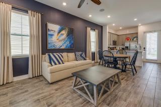 Breezy Cottage With Hot Tub Near Disney With Margaritaville Resort Island H2O Access - 8069Dr - Orlando - 4