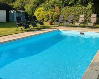 April Cottage, luxurious accommodation for coast and forest with pool & hot tub - Hordle - 9