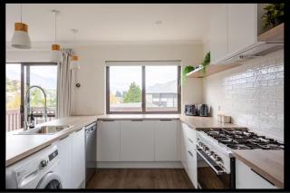 Central Getaway Walk to town - 5