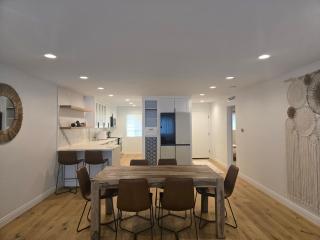 NEW 2BD Majestic Gateway in Glendale - Glendale - 0