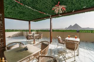 Oriental Pyramids View - Caïro - 1