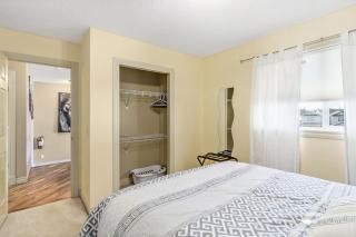 3 bdrm House-Quick Mountain Access, Pool Table, AC - Calgary - 7