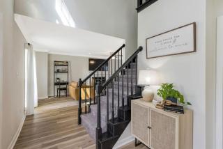 Private Neighborhood Getaway - Big Backyard & Game Room - - 1