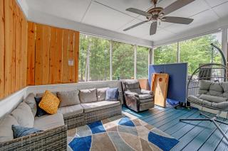 Kid Friendly Park Arcade Fenced Yard Firepit Grill - Winston-Salem - 7