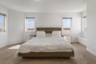 Acreage, 5 bdrm, King Bed, AC, Wood Fireplace, Rural - 3