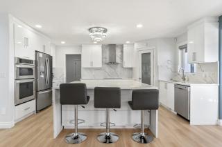 Acreage, 5 bdrm, King Bed, AC, Wood Fireplace, Rural - 8